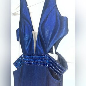 Alisha Hill Size 2 Prom Dress